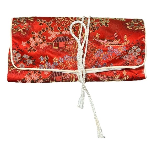 Vintage silk Asian jewelry case - Picture 1 of 9